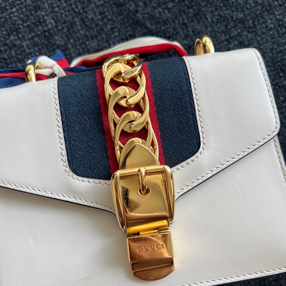Super good condition Gucci sylvie bag small - Picture 6 of 11